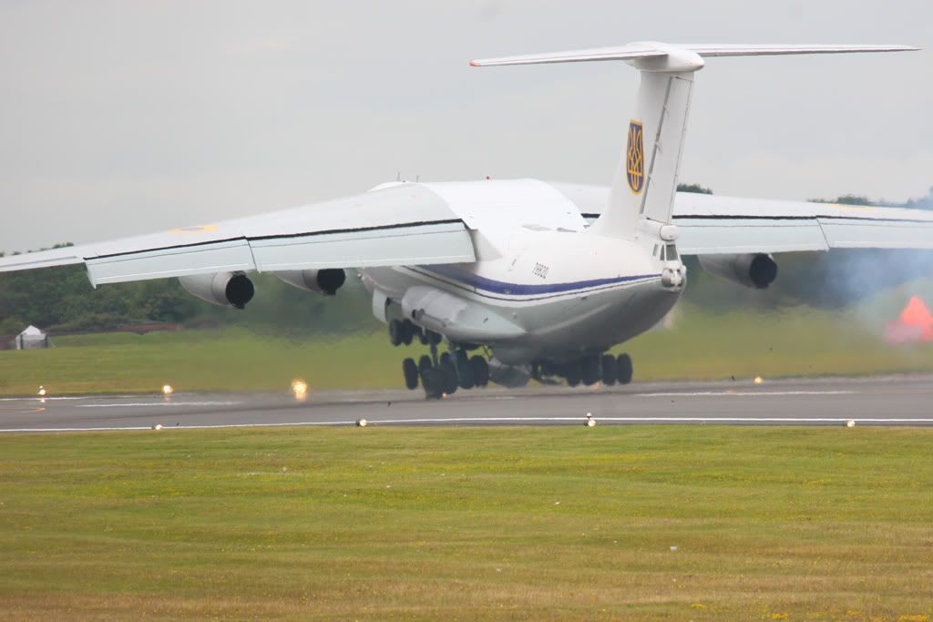 Il76 tyre shredding incident UK Airshow Review Forums