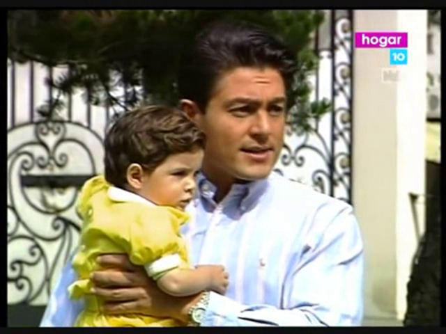  photo vlcsnap-2015-04-12-21h57m16s69_zpssbba4pc2.png